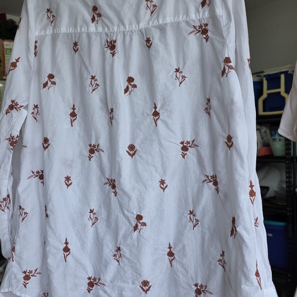 Talbots Floral Scallop Trim Brown Embroidered White Blouse 1X Chest 23" - Picture 6 of 7